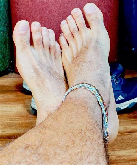 Free Attractive Mens Feet Photos